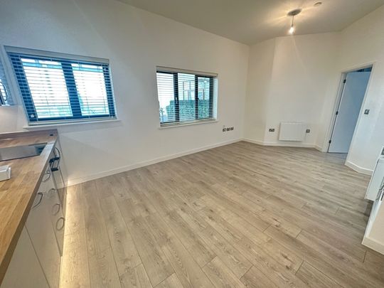 Edinburgh Gate, Harlow - Photo 1