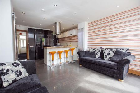 6 bedroom house to rent - Photo 2