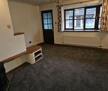 2 bedroom semi-detached house to rent - Photo 2