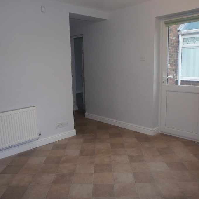 3 bedroom detached bungalow to rent - Photo 1
