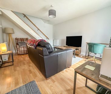 2 bedroom end of terrace house to rent - Photo 1