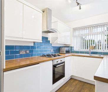 3 bedroom semi-detached house to rent - Photo 6