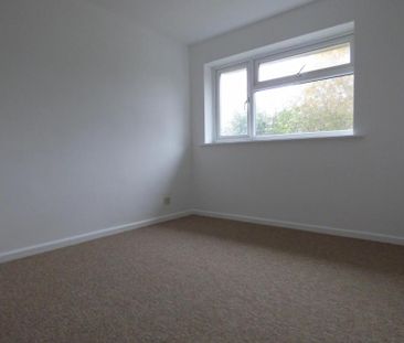 2 bedroom maisonette to rent Woodmill Lane, Southampton, SO18 - Photo 1