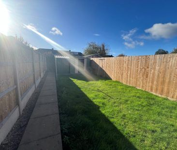 3 bedroom terraced house to rent - Photo 4