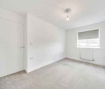 3 bedroom semi-detached house to rent - Photo 6