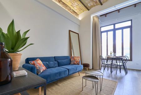 Carrer de la Reina, Valencia, Valencian Community 46011 - Photo 5