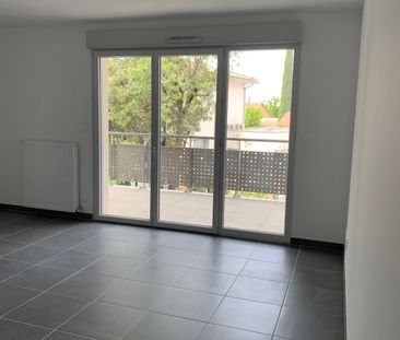 Location Appartement 2 pièces 46m² LES ANGLES 30133 - Photo 1