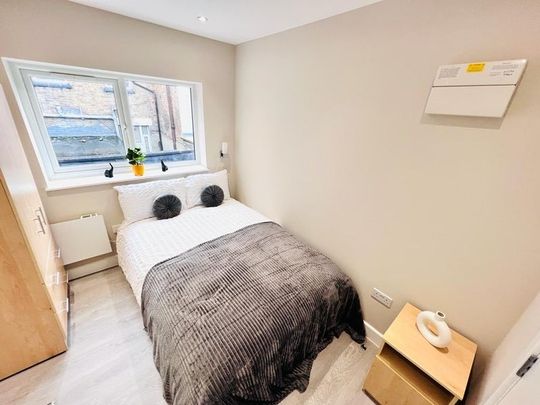 Studio Flat, High Road, NW10 - Photo 1