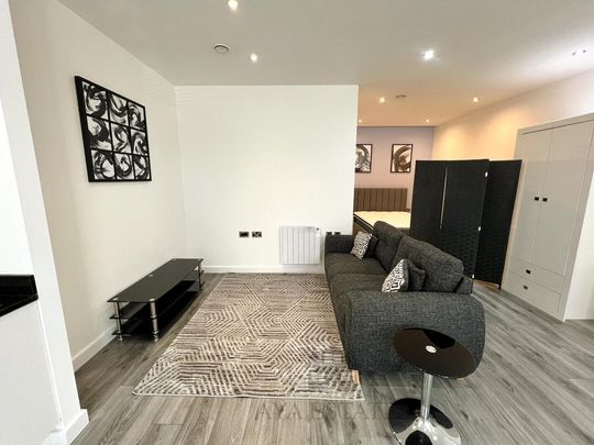 Studio to rent - Photo 1