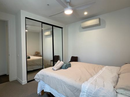 Seamless Living, Fully Furnished with High-Quality Features - Photo 4