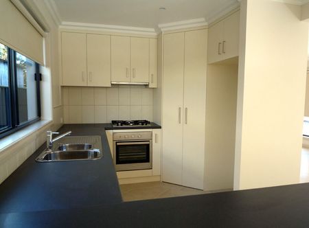 Modern Double Storey Townhouse - Photo 4