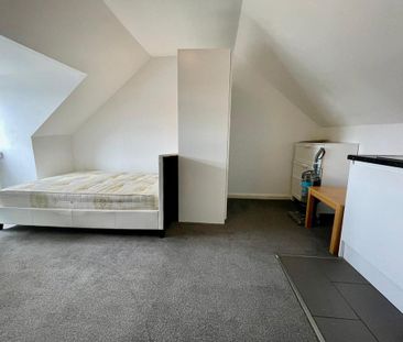 Studio to rent - Photo 6