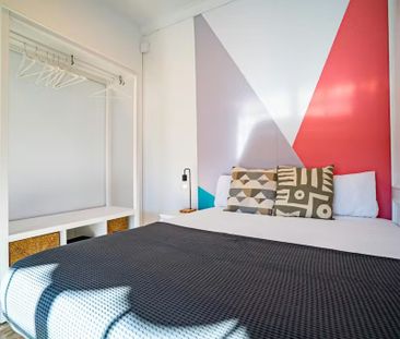 Carrer d'Occident, L'Hospitalet de Llobregat, Catalonia 08903 - Photo 2