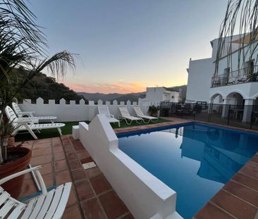 Luxury House for rent in Istán, Andalusia - Photo 1