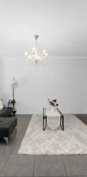 Stylish Ground-Floor Apartment with Private Courtyard & Sunny Balcony - Photo 1