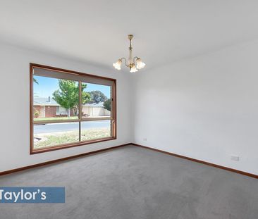 LOW-MAINTENANCE 3BR HOME WITH LOTS OF OFF STREET PARKING - Photo 4