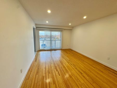 For Lease - 165 Aberdeen Avenue, Vaughan, Ontario - Photo 2