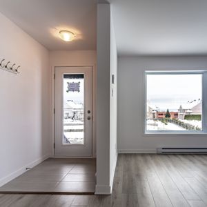Logement 5 1/2 - 1er Nov - Saint-Jérôme - Photo 2