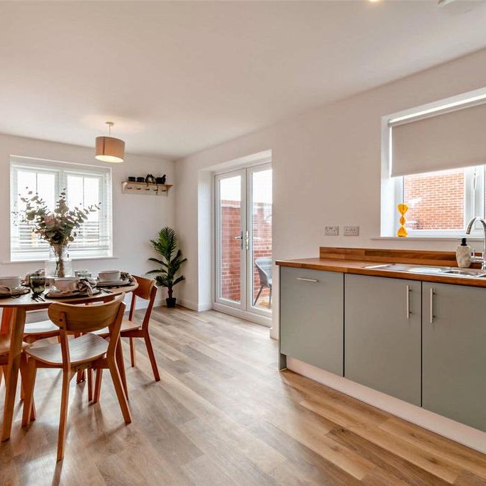 3 bedroom semi-detached house to rent - Photo 1