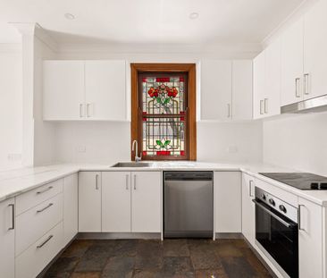 Oversized corner home with north aspect and parking - Photo 5