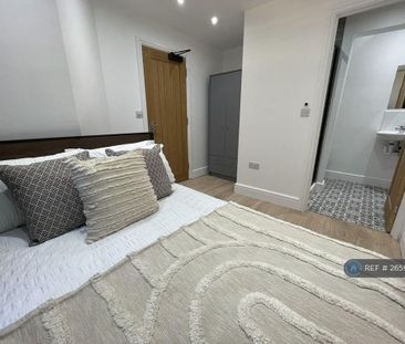 1 bedroom in a house share to rent - Photo 3