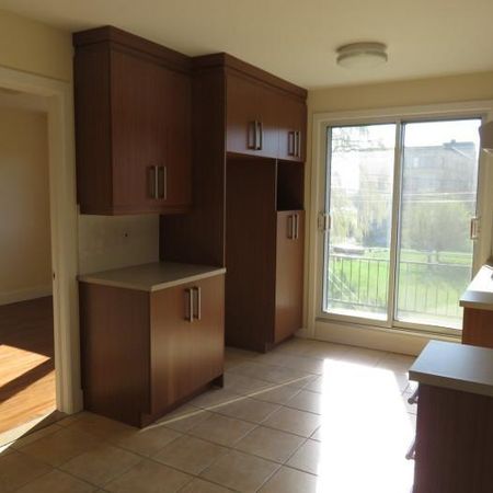 ROSEMONT - GRAND 4 1/2 en face de l'Hôpital Santa Cabrini - Photo 3