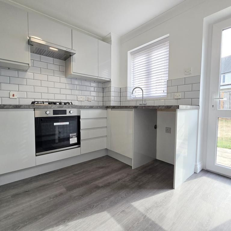 3 bedroom detached house to rent - Photo 1