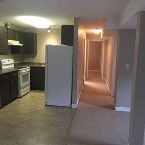 $1450- 1 BEDROOM LEGAL SUITE- UTILITIES INCLUDED - Photo 2