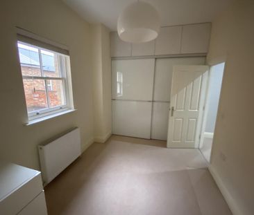 4 bedroom semi-detached house to rent - Photo 6