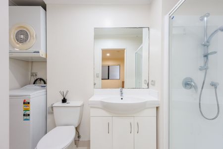 Modern, Furnished Apartment with Carpark - Photo 3