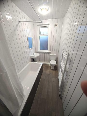 4 bedroom terraced house to rent - Photo 3