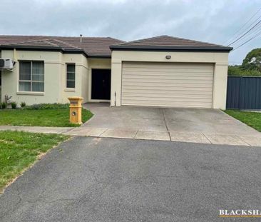 Three-Bedroom Home in Prime Location - Photo 4