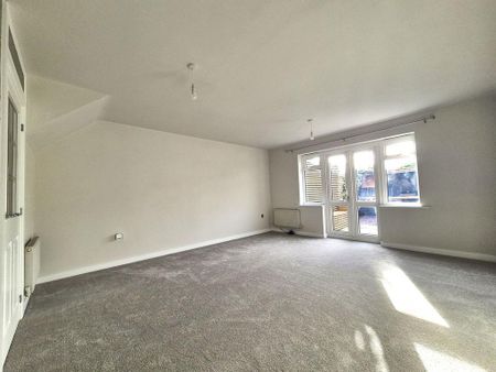 3 bedroom semi-detached house to rent - Photo 2