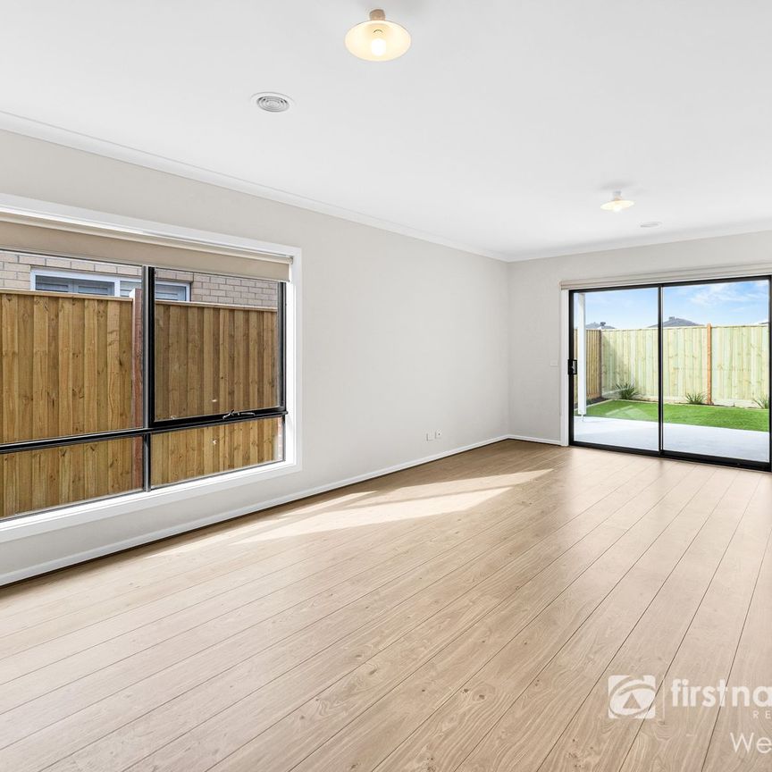 Brand New - Low Living Cost - Low Maintenance - Elite Schools!! - Photo 1