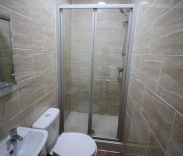 6 bedroom terraced house to rent - Photo 5