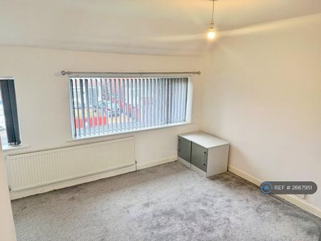 2 bedroom semi-detached house to rent - Photo 2