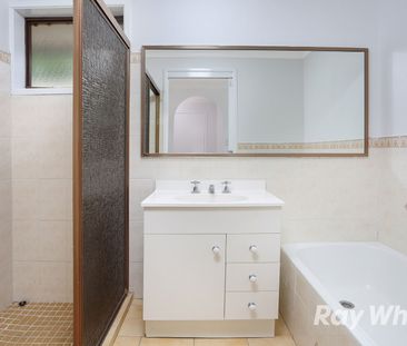 ONE WEEKS FREE RENT IF LEASED PRIOR TO XMAS BREAK!!! - Photo 3