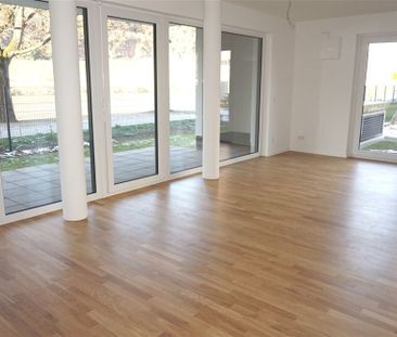 Trier: Moderne 2-ZKB direkt an der Mosel – große Terrasse & Einbauk... - Photo 1