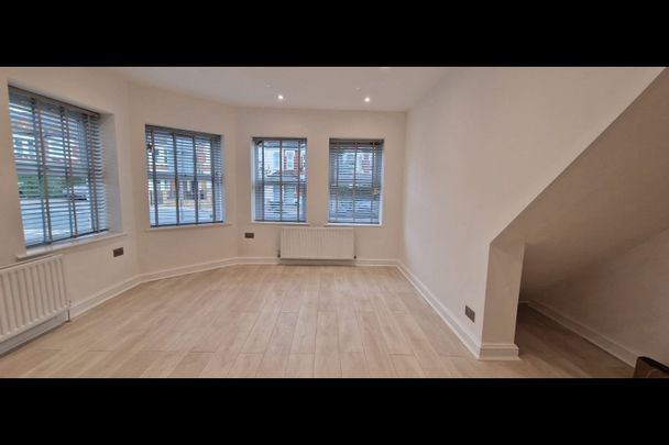 3 Bed Flat, Earlsfield Road, SW18 - Photo 1