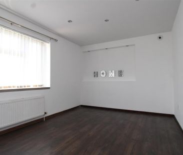 2 bedroom end of terrace house to rent - Photo 4