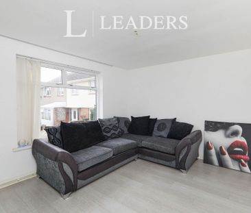 3 bedroom house to rent Clumber Avenue, Rainworth, Mansfield, NG21 - Photo 2