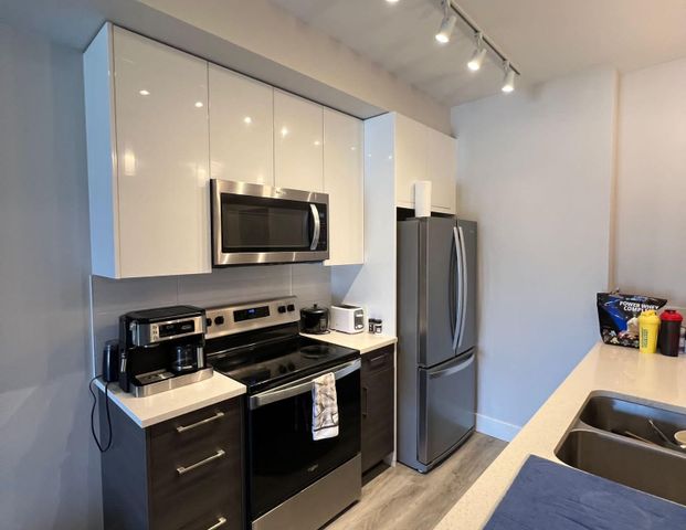 1 Bed 1 Bath – SOHO Kelowna! - Photo 1