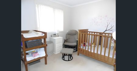 Comfort and Style: Your Sanctuary at 21 Cascades View, Yallambie - Photo 2