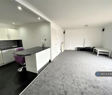 2 bedroom maisonette to rent - Photo 1