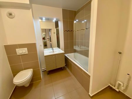 Location Appartement 2 pièces 36m² ST MAUR DES FOSSES 94100 - Photo 4