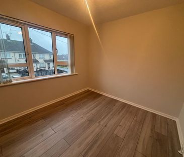 3 Bed Semi-detached House - Photo 2