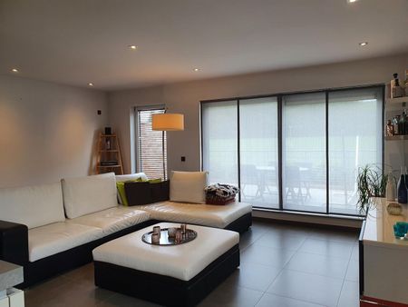 Appartement met 2 slaapkamers, ruim terras en autostaanplaats te OLV Olen ! - Photo 2