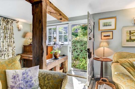 4 bedroom semi-detached house to rent - Photo 2