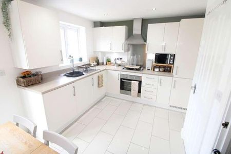 Cascade Close, Staffordshire, Burton Upon Trent, DE14 - Photo 2
