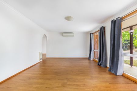 130 Julia Flynn Avenue, Isaacs ACT 2607 - House For Rent | Domain - Photo 4